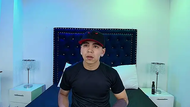 Jaden and sofia online show from March 26, 2:32 am