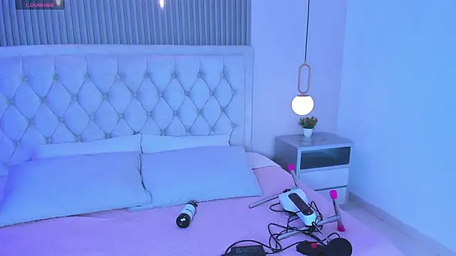 Chloe dolls18 online show from January 7, 7:19 pm