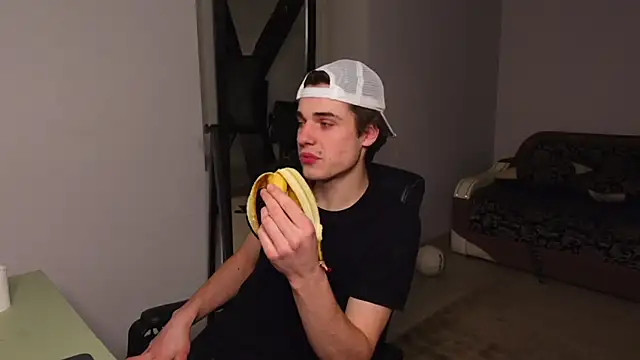 Daniel Shawnn online show from February 7, 9:45 pm