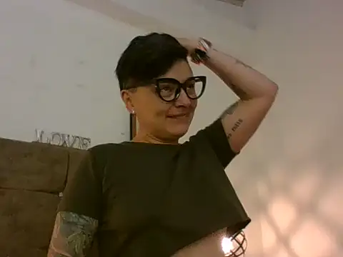 kat paradise online show from February 5, 11:50 am