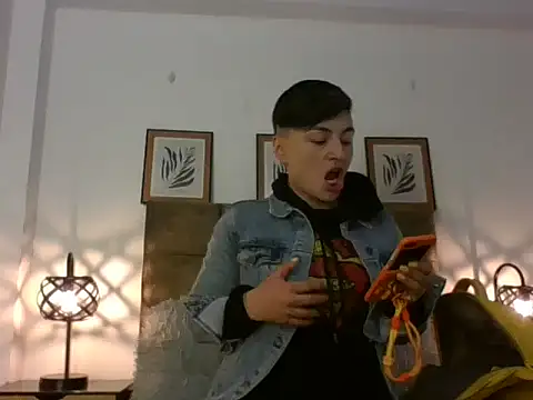 kat paradise online show from February 22, 11:45 am