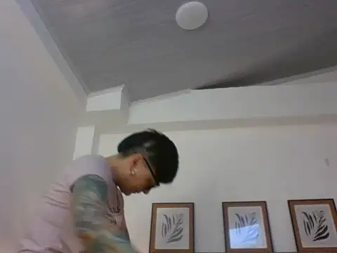 kat paradise online show from March 3, 12:56 pm