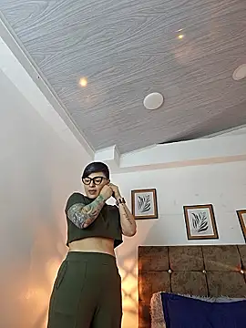 kat paradise online show from May 3, 11:37 am