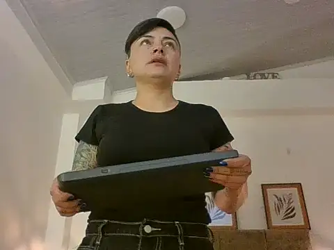 kat paradise online show from February 28, 11:43 am