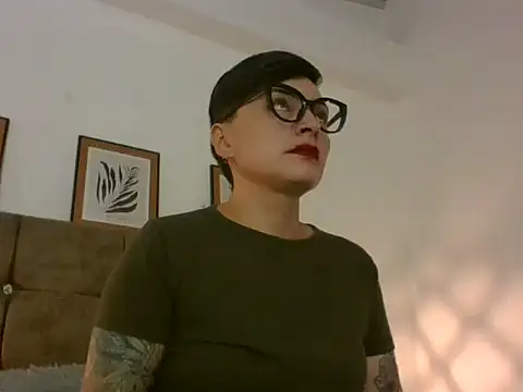 kat paradise online show from February 19, 11:40 am