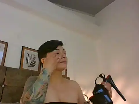 kat paradise online show from March 21, 11:58 am