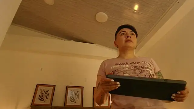 kat paradise online show from March 31, 11:45 am