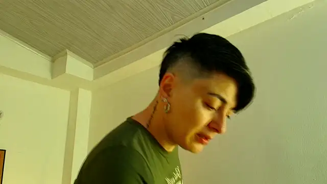 kat paradise online show from April 10, 11:39 am