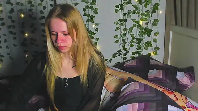 Cute Madam online show from January 9, 10:28 pm