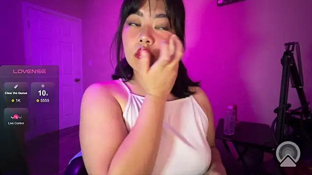 kuromixx444 online show from April 13, 5:55 am