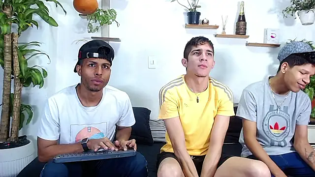 Interracial Snow Bunny online show from February 17, 3:09 pm