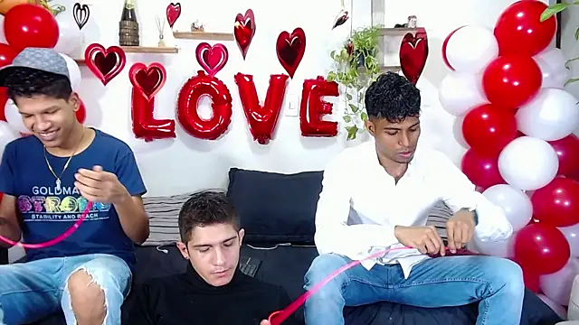 Interracial Snow Bunny online show from February 14, 11:27 pm