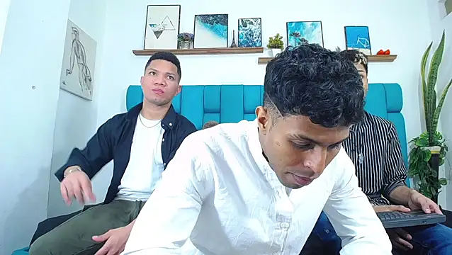 Interracial Snow Bunny online show from April 10, 9:55 pm