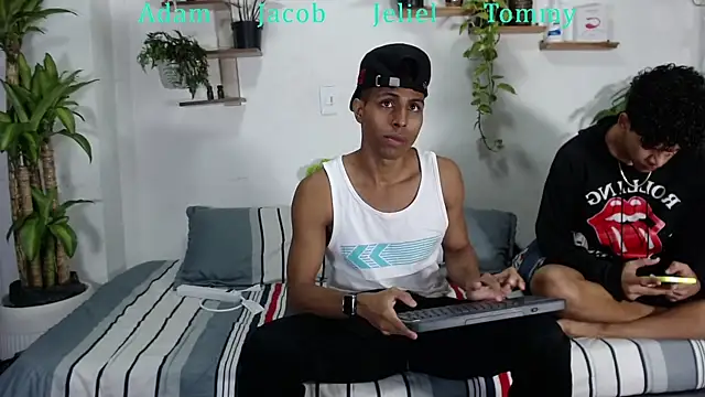 Interracial Snow Bunny online show from January 13, 5:06 pm