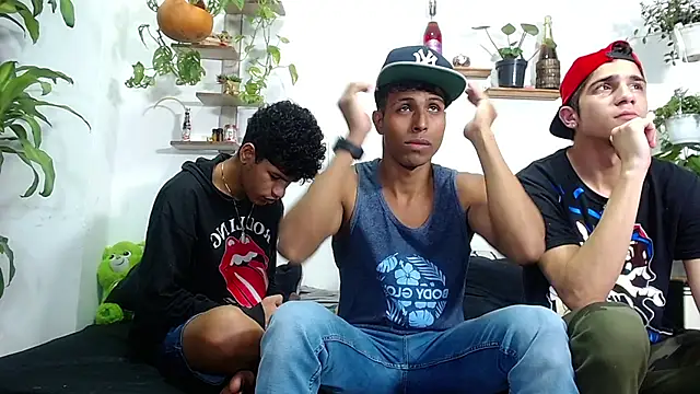 Interracial Snow Bunny online show from March 7, 11:10 pm