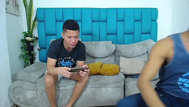 Interracial Snow Bunny online show from March 28, 8:10 pm