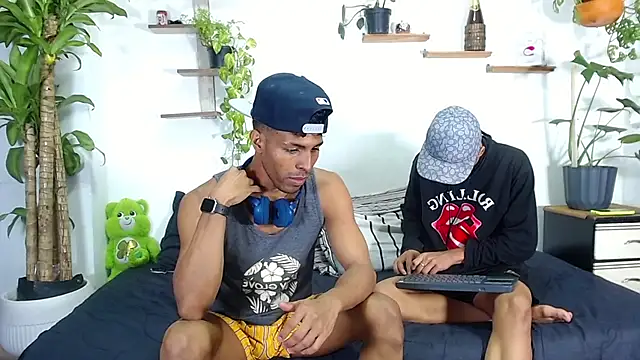 Interracial Snow Bunny online show from February 10, 7:24 pm