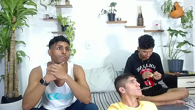 Interracial Snow Bunny online show from February 9, 11:36 pm