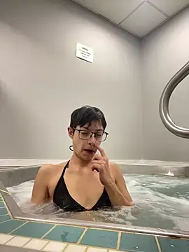 FaiiryArii online show from March 7, 10:15 pm