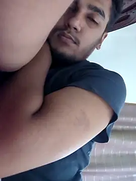 Snapshot of Fuckboyhassan chatting on June 4, 10:20 am Fuckboyhassan online show from June 4, 10:20 am