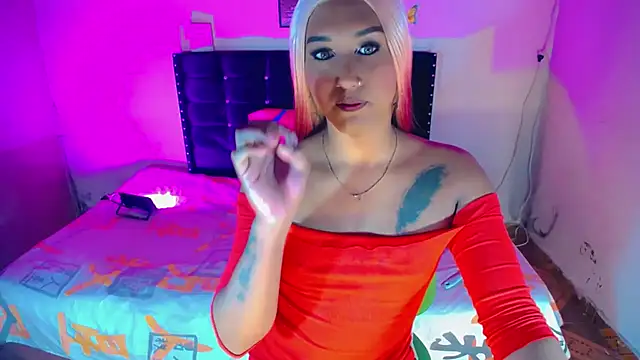 Snapshot of AlondraGill_11 chatting on June 27, 4:24 pm AlondraGill 11 online show from June 27, 4:24 pm