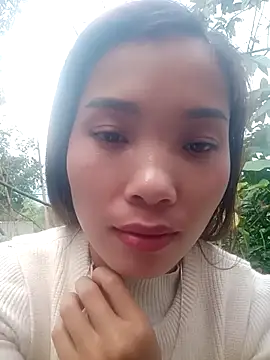 yeutinh00 online show from December 23, 5:51 am