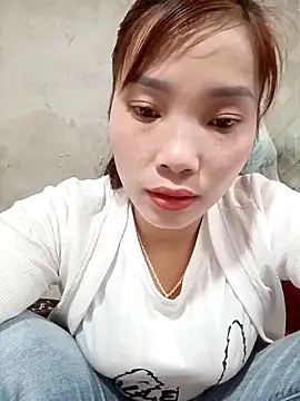 yeutinh00 online show from March 2, 12:22 am