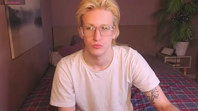 Snapshot of MarkusWilder chatting on January 14, 9:07 pm MarkusWilder online show from January 14, 9:07 pm