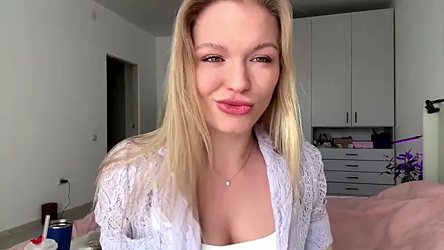 Snapshot of Missfit_ chatting on January 12, 9:16 am Missfit online show from January 12, 9:16 am