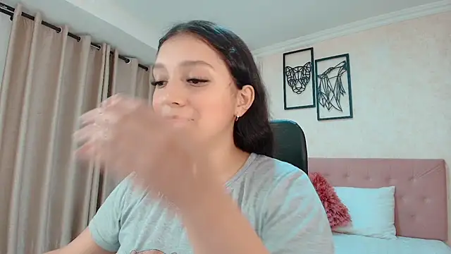 Snapshot of littlemolly_walcott chatting on July 9, 10:53 pm littlemolly walcott online show from July 9, 10:53 pm