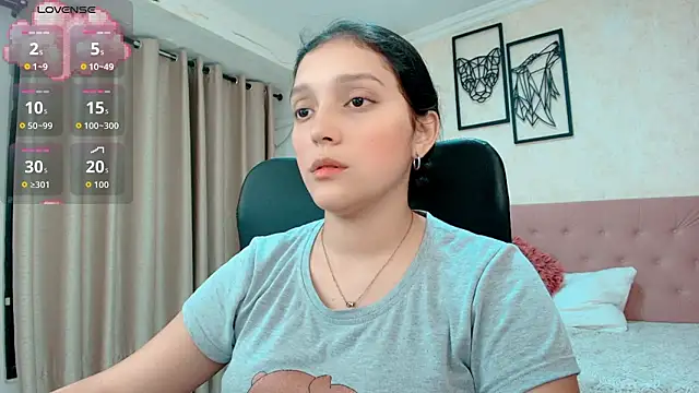 littlemolly walcott online show from March 21, 12:01 am