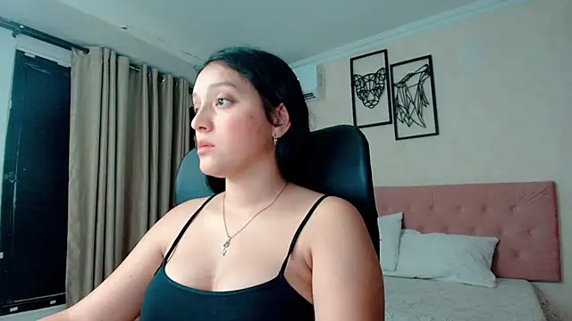 littlemolly walcott online show from March 27, 12:08 am