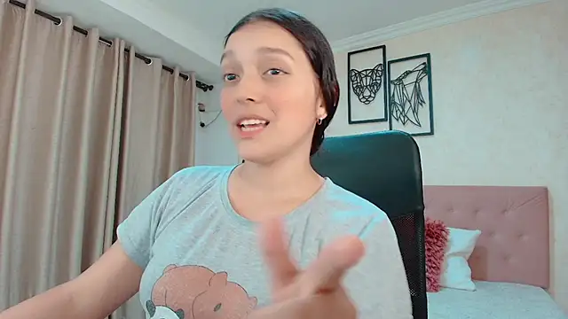 Snapshot of littlemolly_walcott chatting on June 25, 8:25 pm littlemolly walcott online show from June 25, 8:25 pm