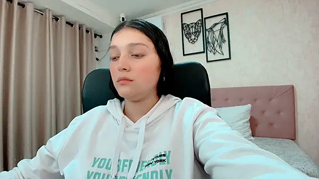 littlemolly walcott online show from March 10, 2:04 am