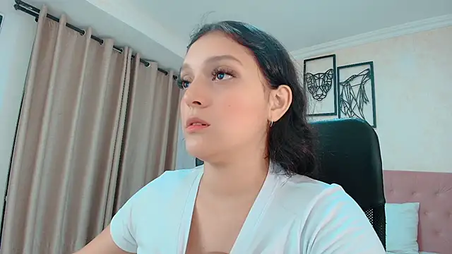 Snapshot of littlemolly_walcott chatting on July 11, 1:39 am littlemolly walcott online show from July 11, 1:39 am