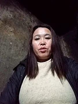 dakota-kis online show from January 8, 12:00 pm