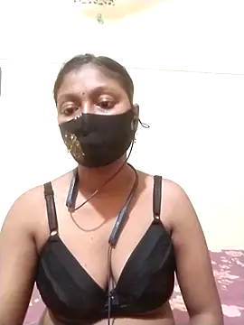Snapshot of sumi_couele18 chatting on June 18, 6:02 pm sumi couele18 online show from June 18, 6:02 pm