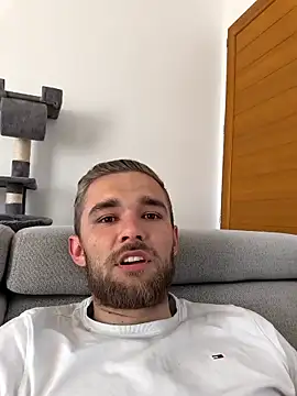 Benjamiinlt online show from April 23, 2:40 pm