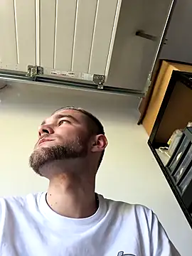 Benjamiinlt online show from April 10, 4:36 pm