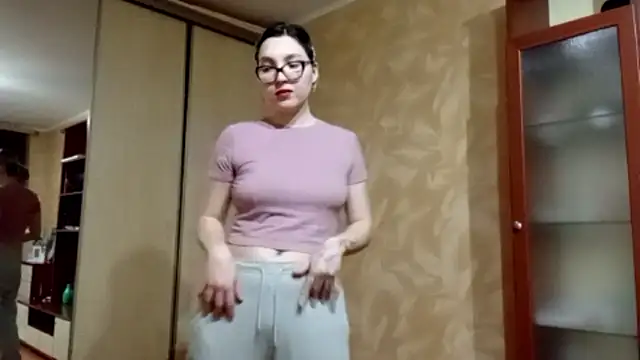 EvonTabb online show from February 19, 2:25 pm