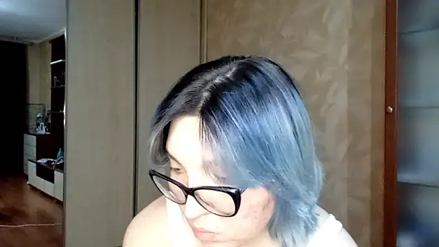 EvonTabb online show from February 10, 2:05 pm