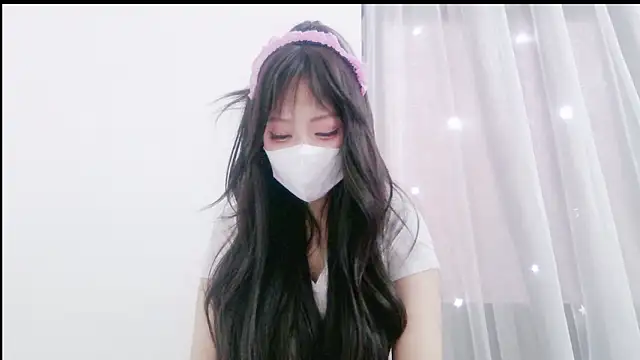 Snapshot of Girl-wets chatting on February 3, 8:52 am Girl-wets online show from February 3, 8:52 am