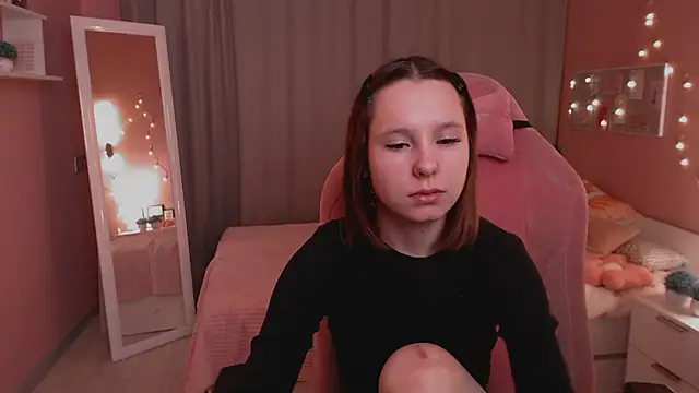 Haya Harareet online show from January 9, 1:23 am