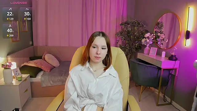 Haya Harareet online show from March 6, 7:47 am