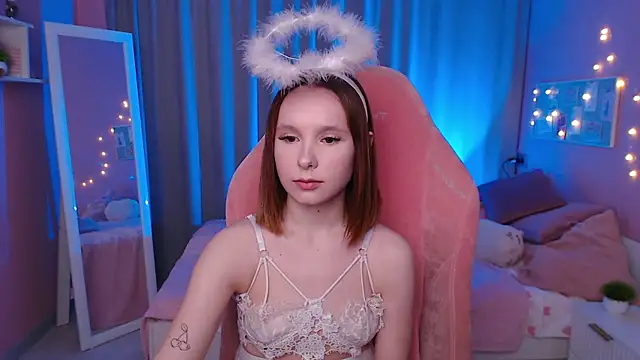 Haya Harareet online show from February 19, 8:00 am