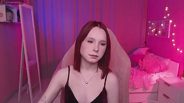 Haya Harareet online show from March 15, 8:21 am