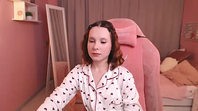 Haya Harareet online show from February 6, 1:12 am