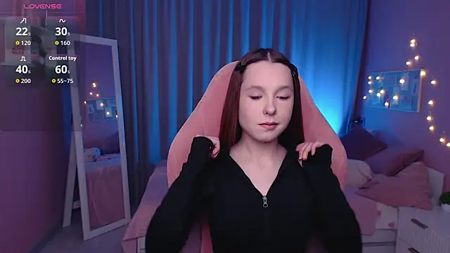 Haya Harareet online show from February 24, 8:15 am