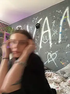 EmmaLyrica online show from April 20, 11:57 am