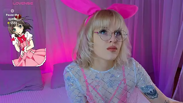 Snapshot of no_1dea chatting on February 8, 9:51 am no 1dea online show from February 8, 9:51 am